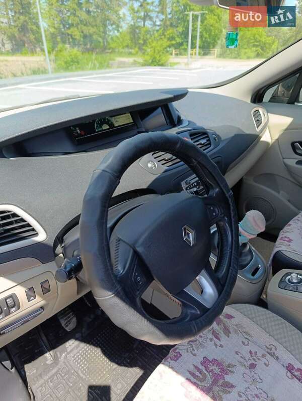 Минивэн Renault Grand Scenic 2011 в Самборе