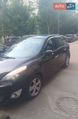 Минивэн Renault Grand Scenic 2010 в 