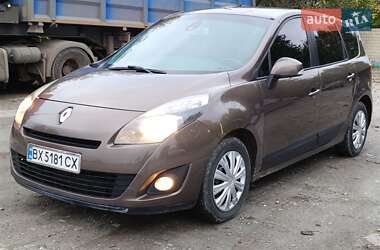 Минивэн Renault Grand Scenic 2010 в 