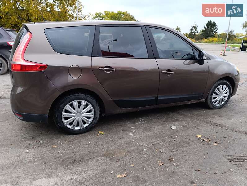 Минивэн Renault Grand Scenic 2010 в Теофиполе