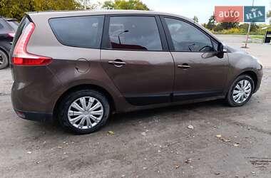 Минивэн Renault Grand Scenic 2010 в 