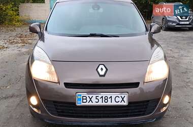 Минивэн Renault Grand Scenic 2010 в 