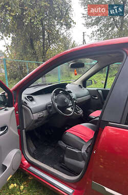 Минивэн Renault Grand Scenic 2004 в  фото 7 Минивэн Renault Grand Scenic 2004 в