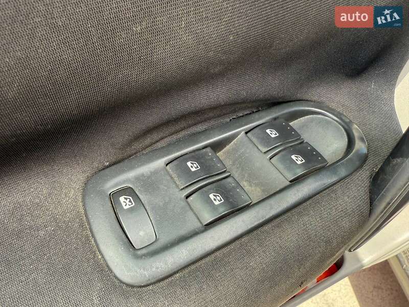 Мінівен Renault Grand Scenic 2006 в Києві фото 16 Мінівен Renault Grand Scenic 2006 в Києві