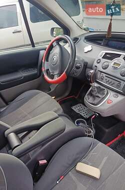 Минивэн Renault Grand Scenic 2005 в 