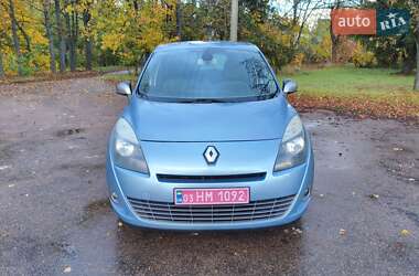 Минивэн Renault Grand Scenic 2011 в 