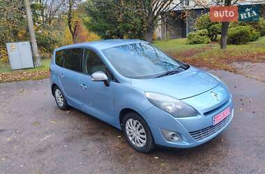 Минивэн Renault Grand Scenic 2011 в 