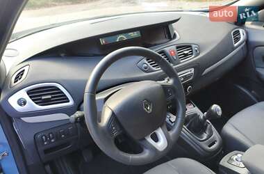 Минивэн Renault Grand Scenic 2011 в 