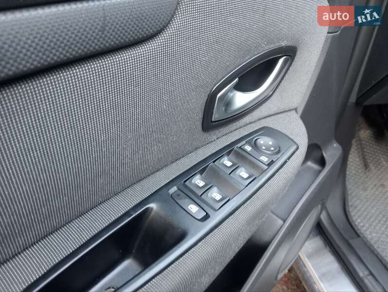 Минивэн Renault Grand Scenic 2011 в Львове