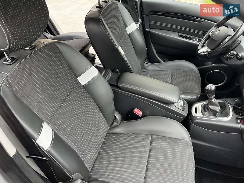 Мінівен Renault Grand Scenic 2011 в Волочиську