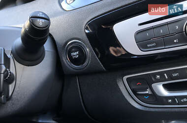 Минивэн Renault Grand Scenic 2016 в 