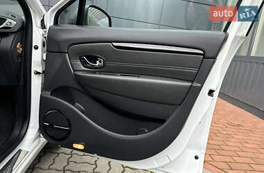 Минивэн Renault Grand Scenic 2012 в 