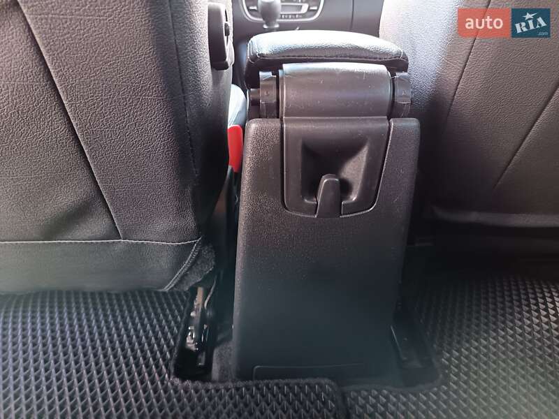 Мінівен Renault Grand Scenic 2013 в Запоріжжі фото 35 Мінівен Renault Grand Scenic 2013 в Запоріжжі