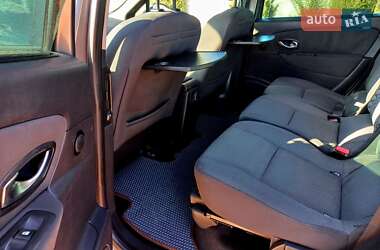 Минивэн Renault Grand Scenic 2011 в 