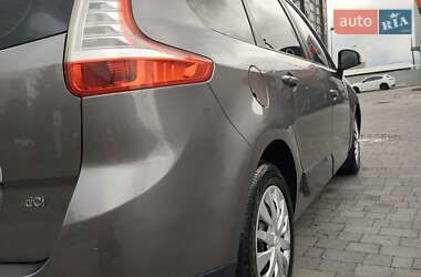 Минивэн Renault Grand Scenic 2013 в 