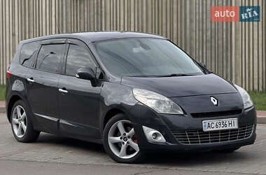 Минивэн Renault Grand Scenic 2011 в 