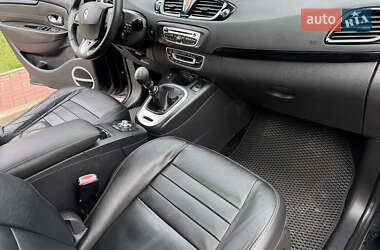 Минивэн Renault Grand Scenic 2011 в 