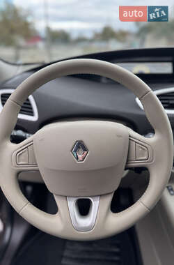 Минивэн Renault Grand Scenic 2010 в 