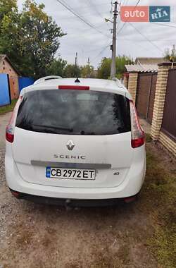 Минивэн Renault Grand Scenic 2015 в 