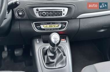 Мінівен Renault Grand Scenic 2013 в 