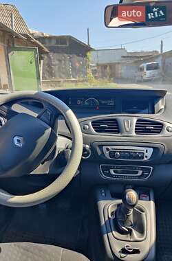 Минивэн Renault Grand Scenic 2013 в 
