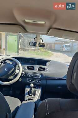 Минивэн Renault Grand Scenic 2013 в 