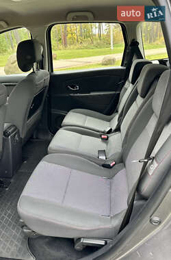 Минивэн Renault Grand Scenic 2013 в 