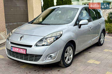Минивэн Renault Grand Scenic 2010 в 