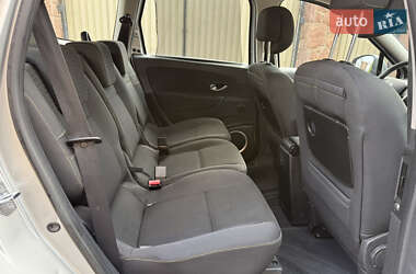 Минивэн Renault Grand Scenic 2010 в 