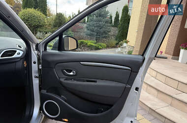 Минивэн Renault Grand Scenic 2010 в 