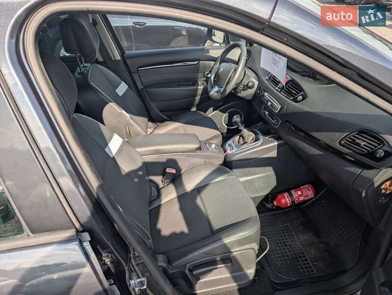 Мінівен Renault Grand Scenic 2011 в Рівному фото 41 Мінівен Renault Grand Scenic 2011 в Рівному