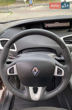 Минивэн Renault Grand Scenic 2010 в 