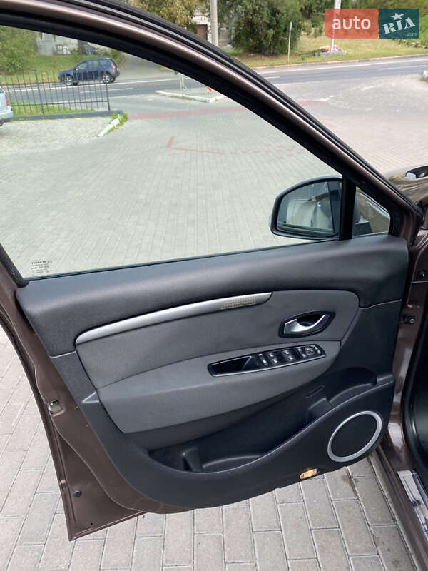 Минивэн Renault Grand Scenic 2010 в Ровно