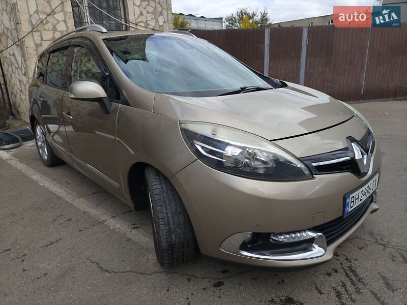 Минивэн Renault Grand Scenic 2014 в 