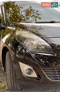 Минивэн Renault Grand Scenic 2011 в 