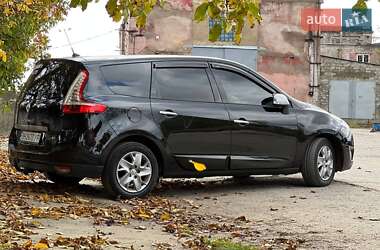 Минивэн Renault Grand Scenic 2011 в 