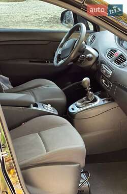 Минивэн Renault Grand Scenic 2011 в 