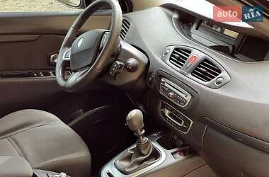 Минивэн Renault Grand Scenic 2011 в 