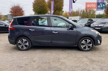 Минивэн Renault Grand Scenic 2011 в 