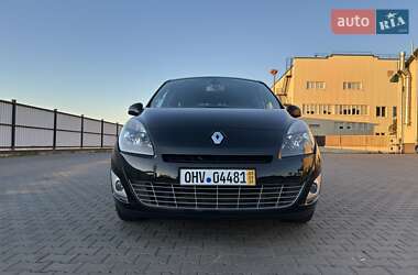 Минивэн Renault Grand Scenic 2011 в 