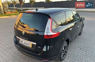 Минивэн Renault Grand Scenic 2011 в 