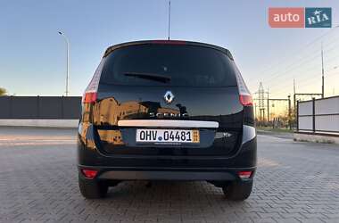 Минивэн Renault Grand Scenic 2011 в 