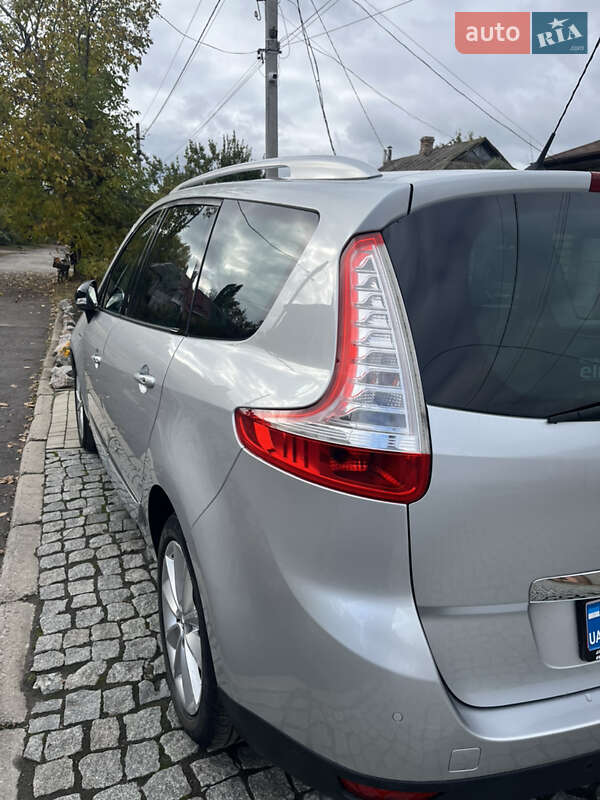 Минивэн Renault Grand Scenic 2015 в Вольногорске