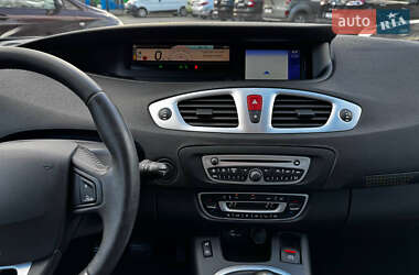Минивэн Renault Grand Scenic 2009 в 