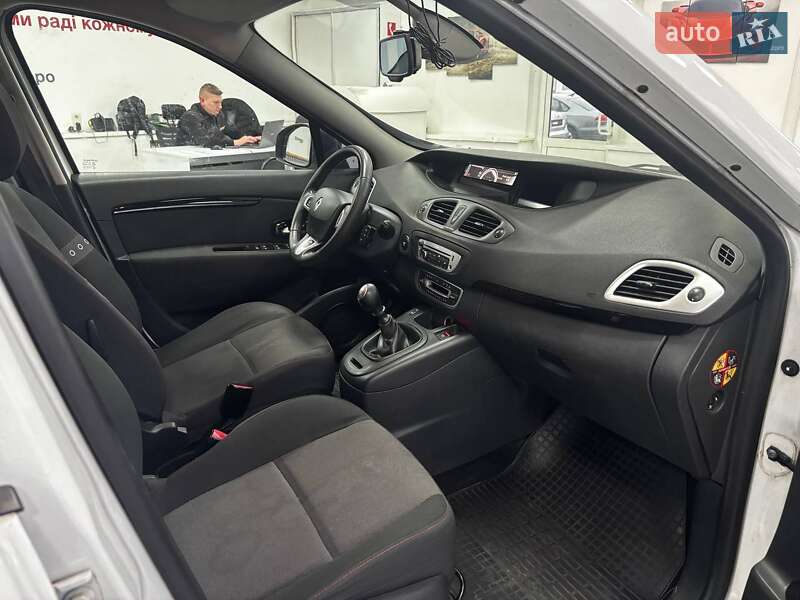 Мінівен Renault Grand Scenic 2012 в Києві фото 33 Мінівен Renault Grand Scenic 2012 в Києві