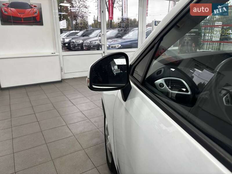 Мінівен Renault Grand Scenic 2012 в Києві фото 17 Мінівен Renault Grand Scenic 2012 в Києві