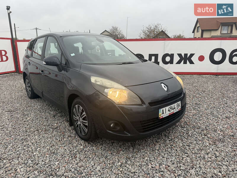 Минивэн Renault Grand Scenic 2010 в 