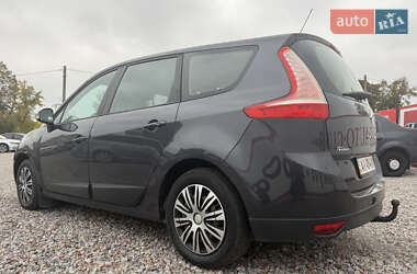 Минивэн Renault Grand Scenic 2010 в 