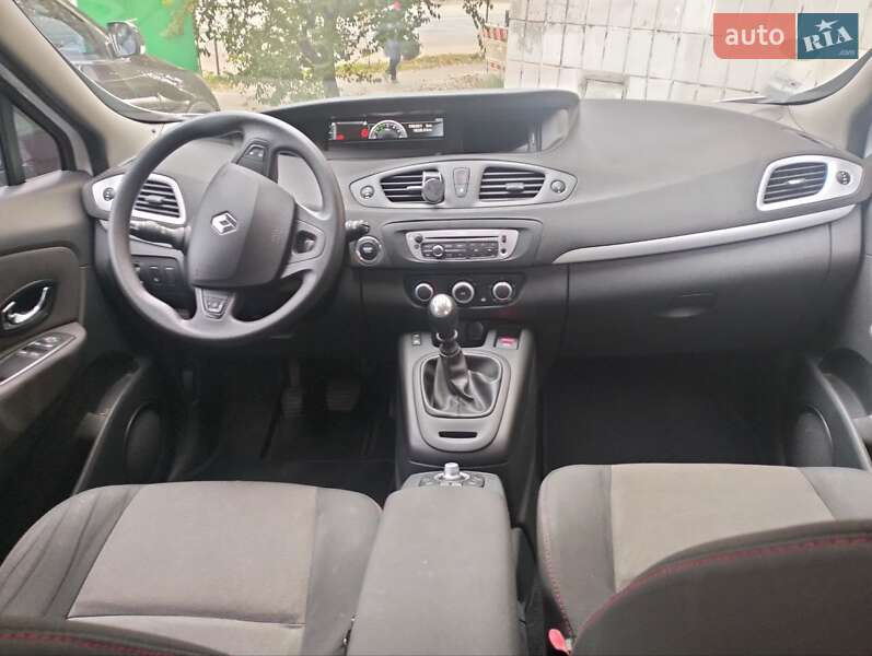 Мінівен Renault Grand Scenic 2015 в Києві фото 9 Мінівен Renault Grand Scenic 2015 в Києві