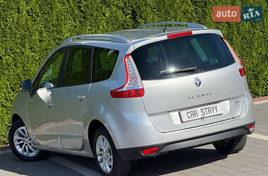 Минивэн Renault Grand Scenic 2015 в 